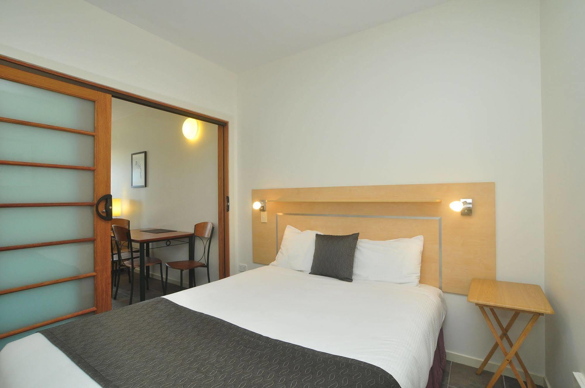 Lennox Holiday Apartments Леннокс-Хед Экстерьер фото